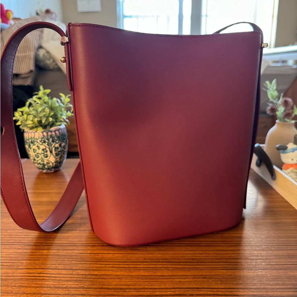 Phoebe Leather Bucket Bag